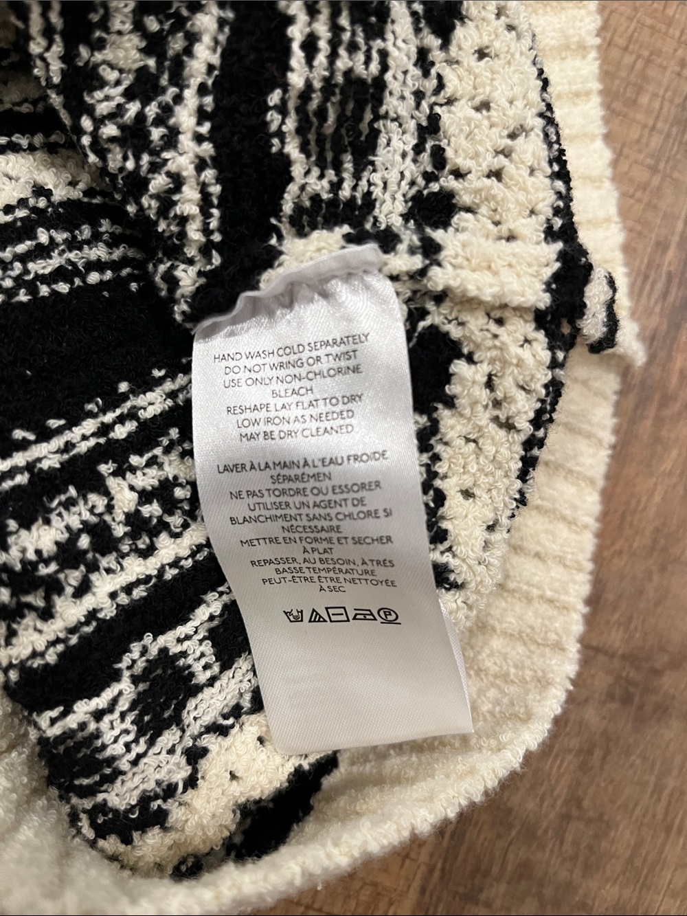 Anthropologie Pilcro Black & Cream Knit Patterned Sweater Vest Large NWT - Picture 4 of 4